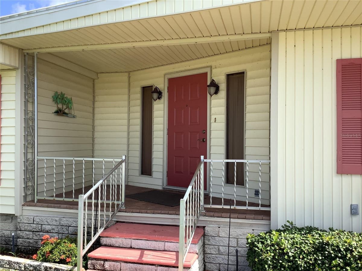 269 SALEM AVENUE — photo 4 of 22