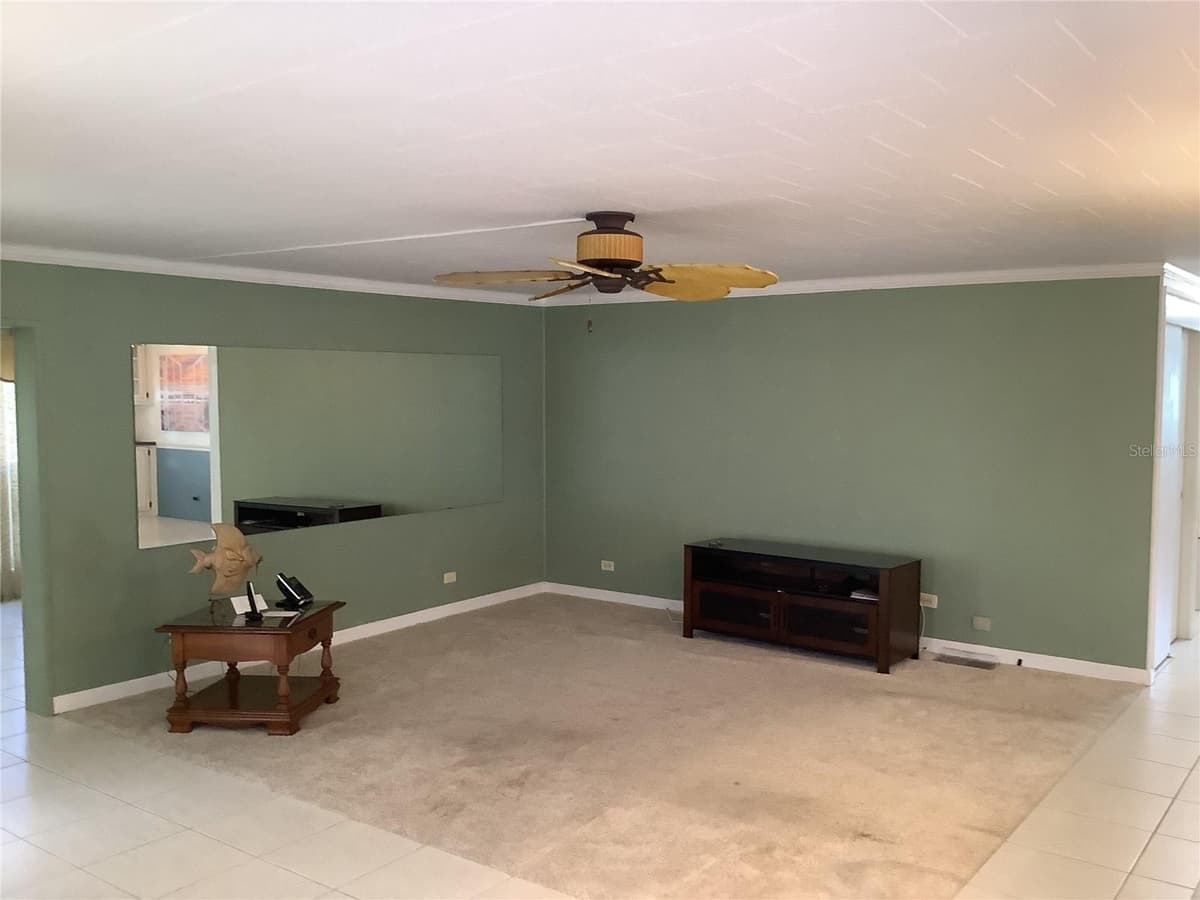 269 SALEM AVENUE — photo 16 of 22