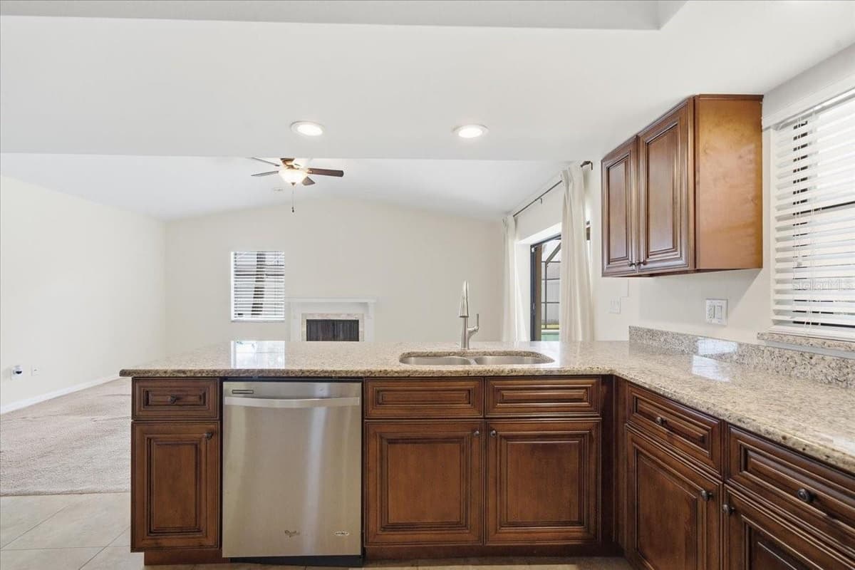 14105 KNOTTINGSLEY PLACE — photo 11 of 26