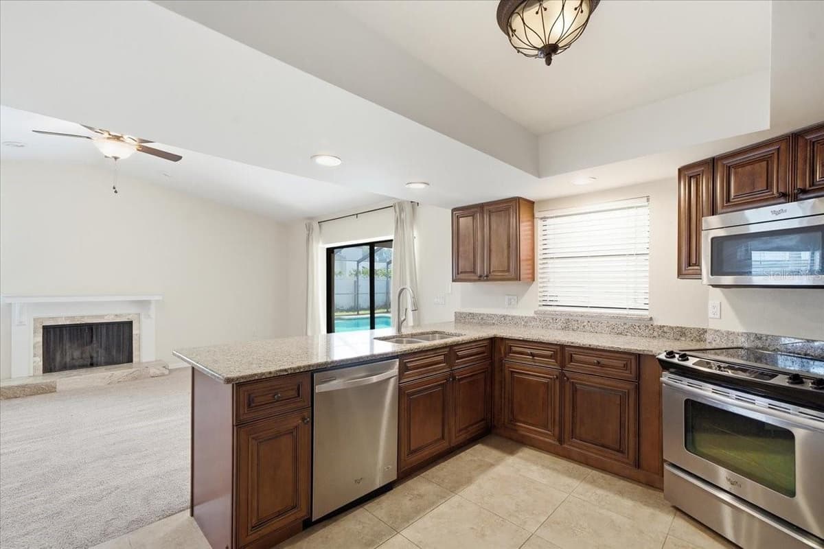 14105 KNOTTINGSLEY PLACE — photo 10 of 26