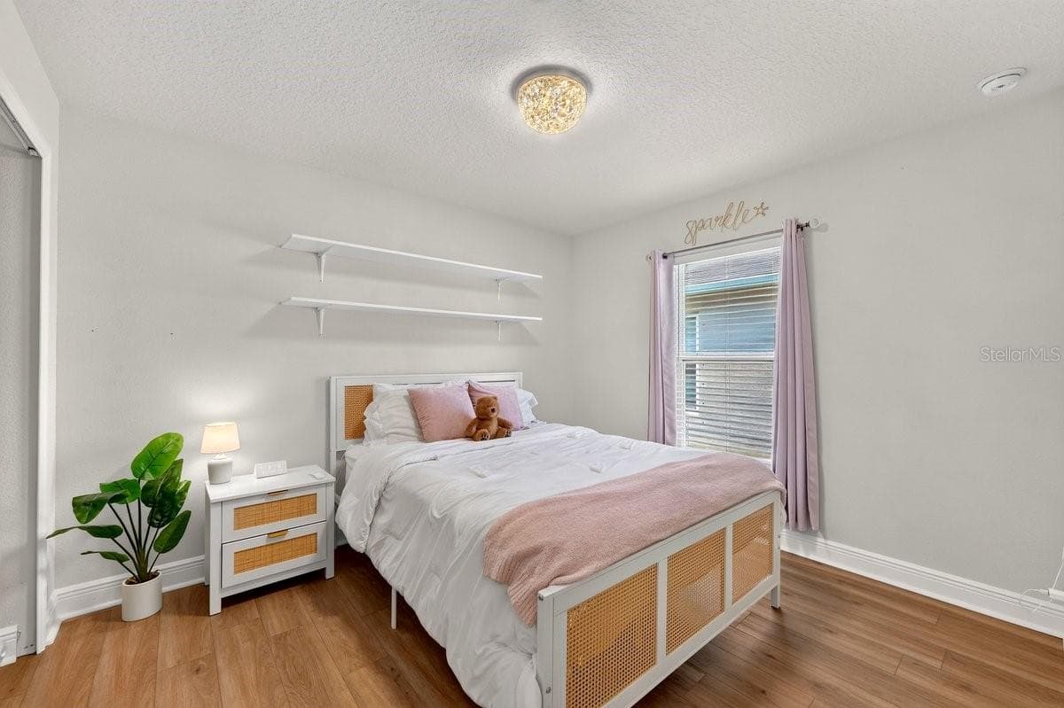 1271 CONTI AVENUE — photo 17 of 36
