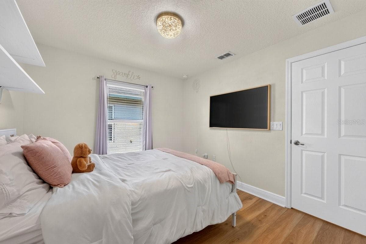 1271 CONTI AVENUE — photo 18 of 36