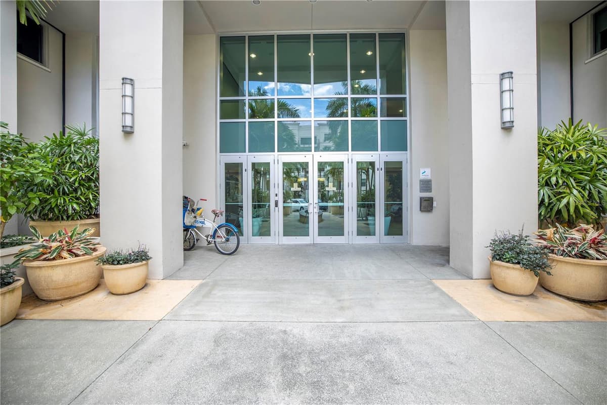 400 4TH AVENUE — photo 3 of 62