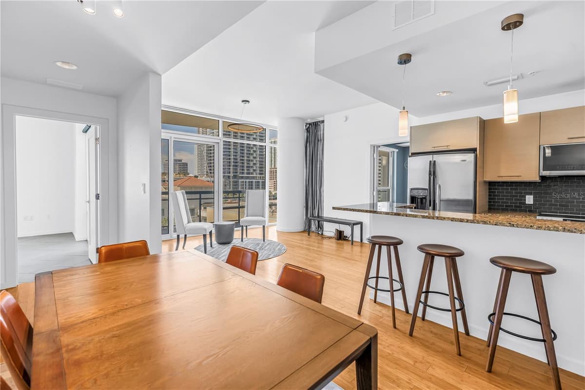 400 4TH AVENUE — photo 13 of 62