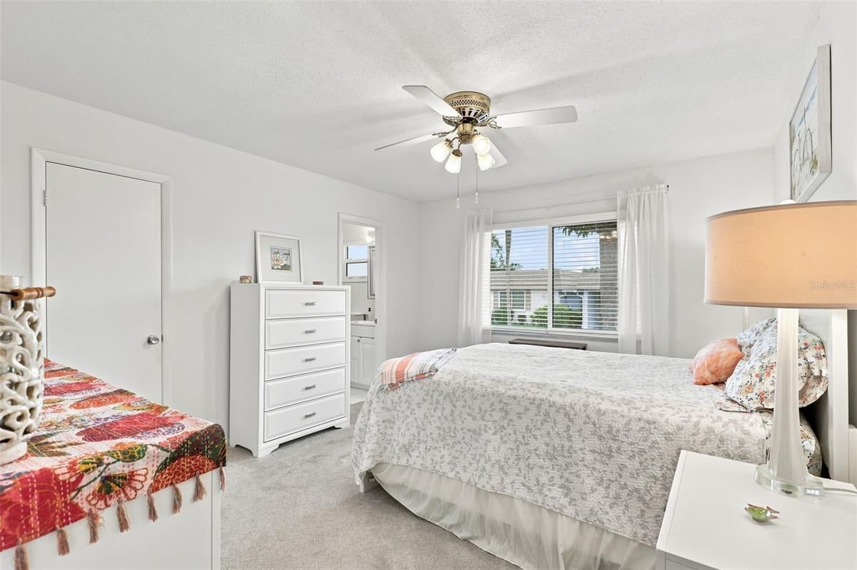 2407 RIVERBLUFF PARKWAY — photo 11 of 31