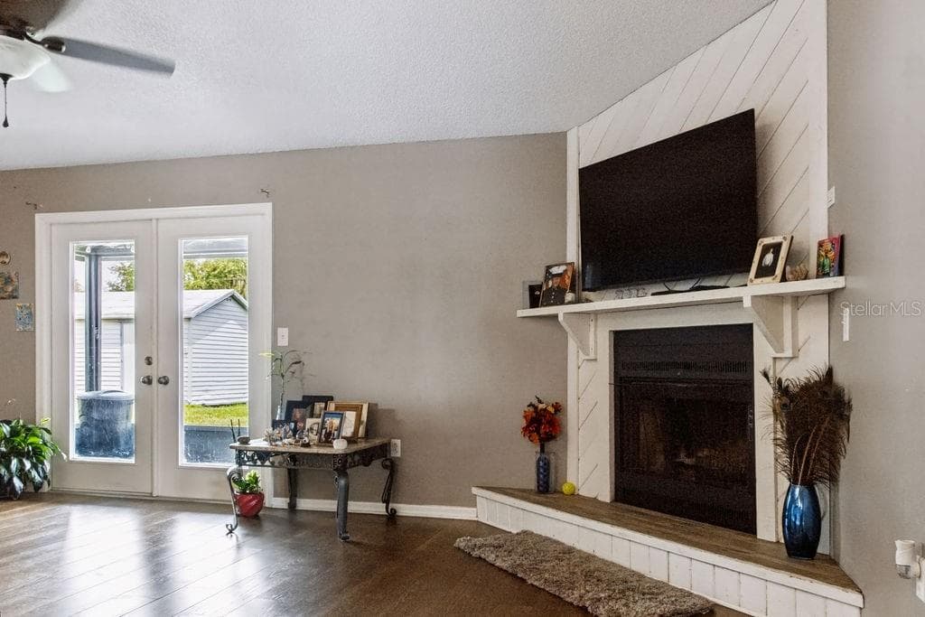 506 MANDY STREET — photo 34 of 65
