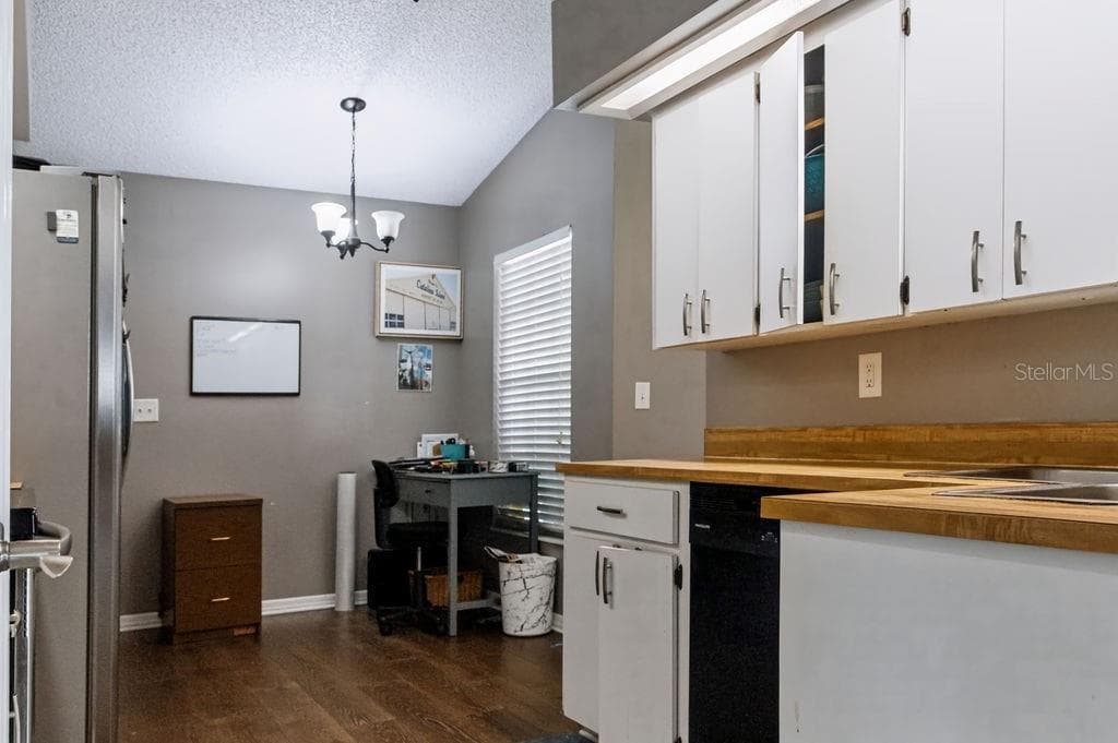 506 MANDY STREET — photo 35 of 65