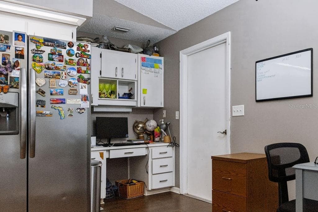 506 MANDY STREET — photo 39 of 65