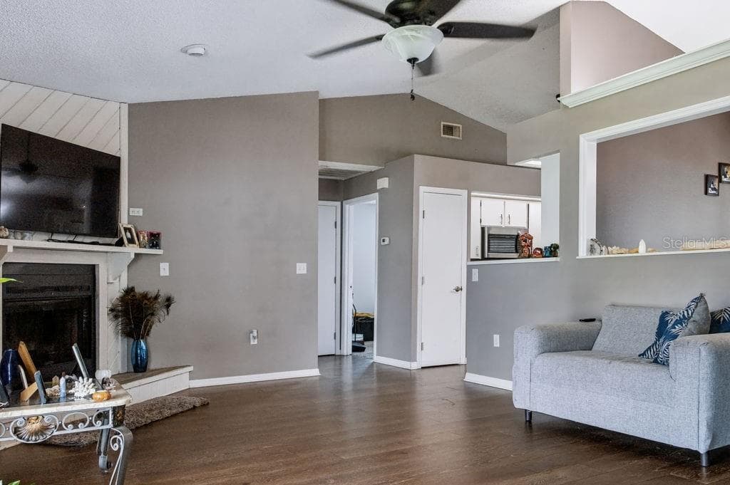 506 MANDY STREET — photo 31 of 65