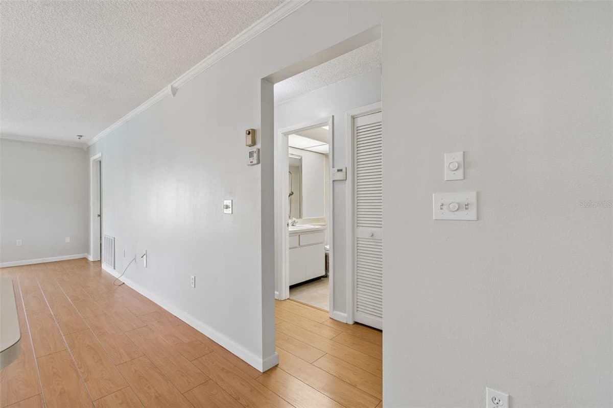 7217 GREYSTONE DRIVE — photo 20 of 100