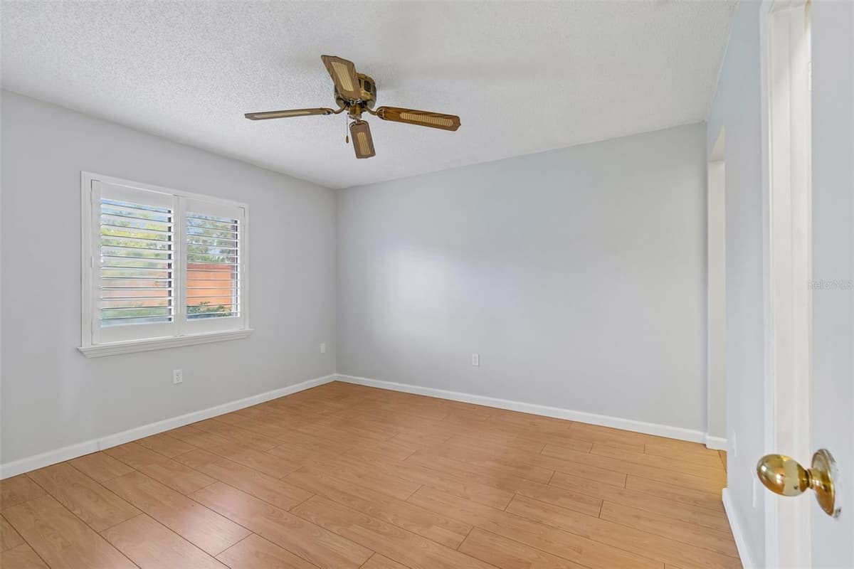 7217 GREYSTONE DRIVE — photo 29 of 100