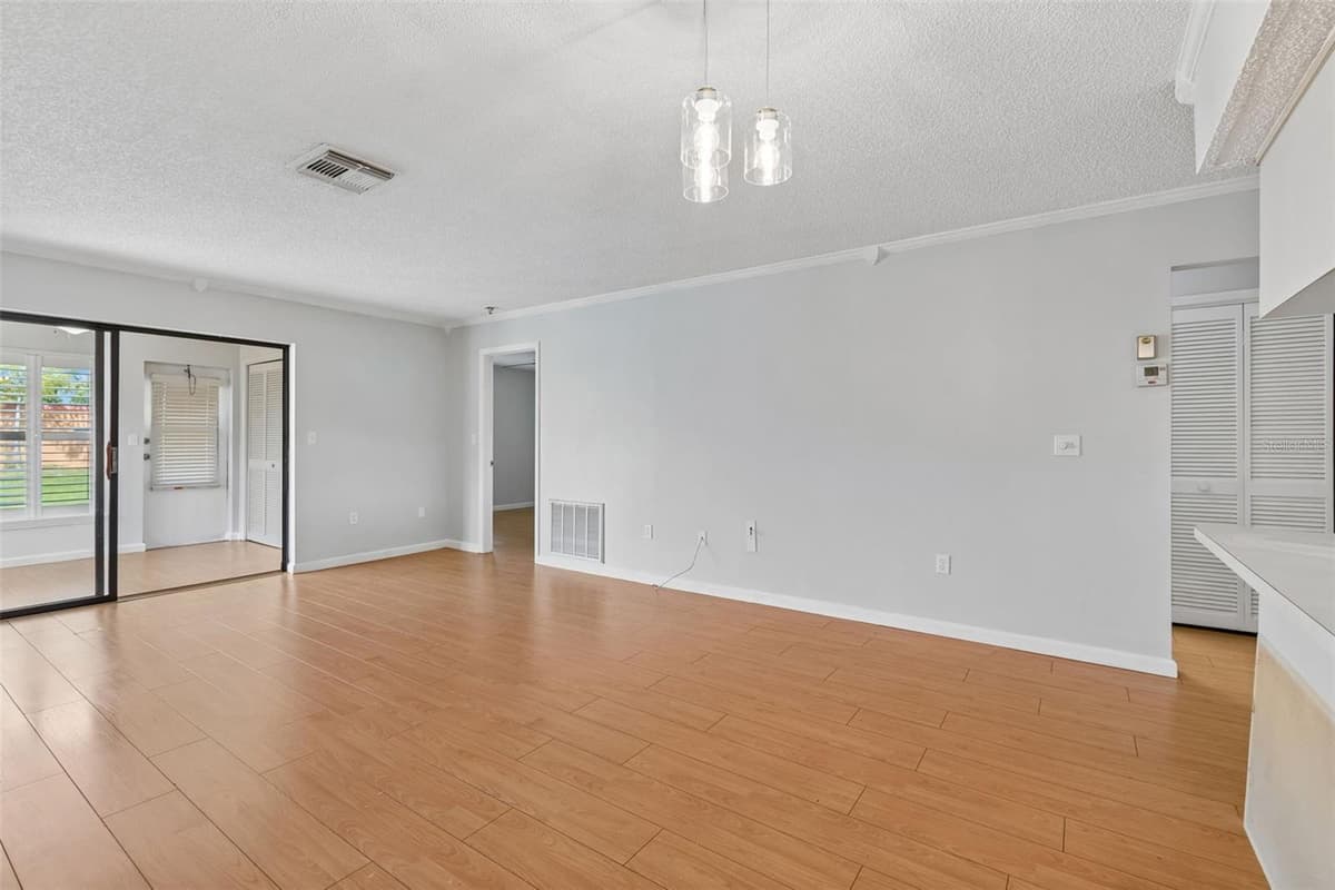 7217 GREYSTONE DRIVE — photo 14 of 100
