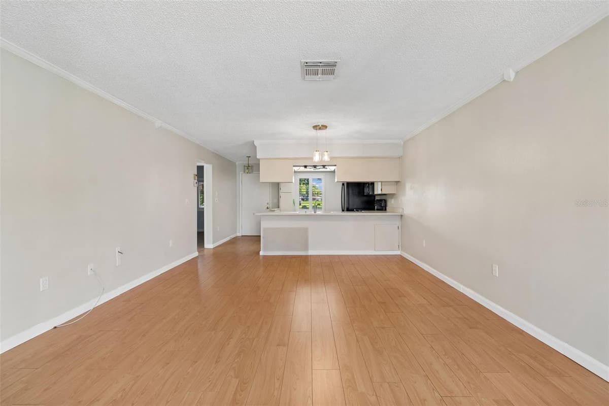 7217 GREYSTONE DRIVE — photo 12 of 100