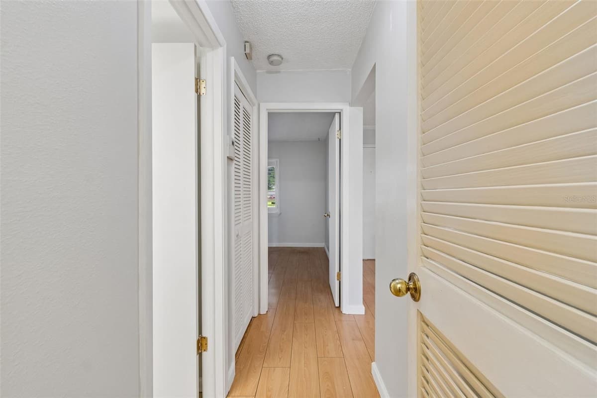 7217 GREYSTONE DRIVE — photo 23 of 100