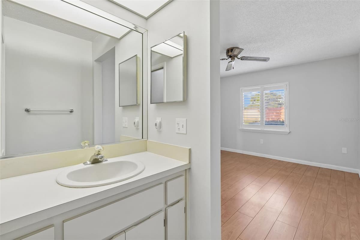 7217 GREYSTONE DRIVE — photo 37 of 100