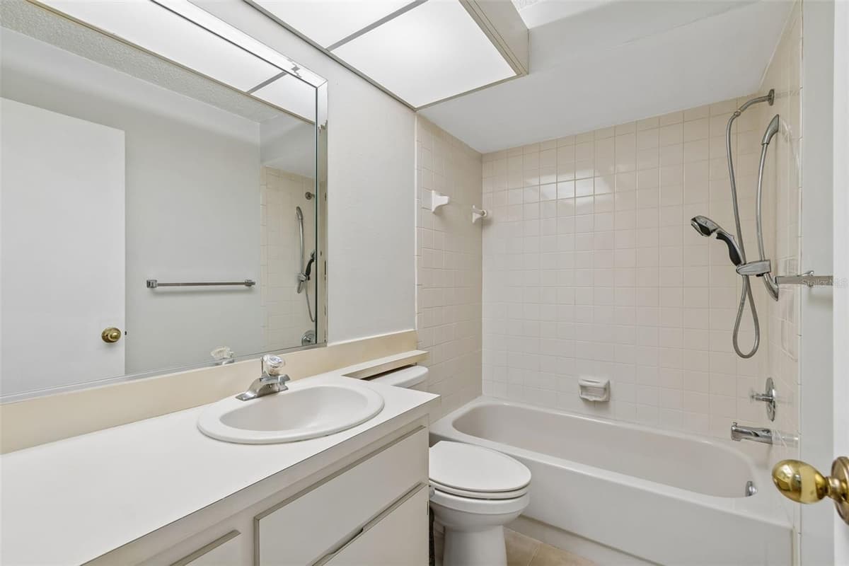7217 GREYSTONE DRIVE — photo 22 of 100