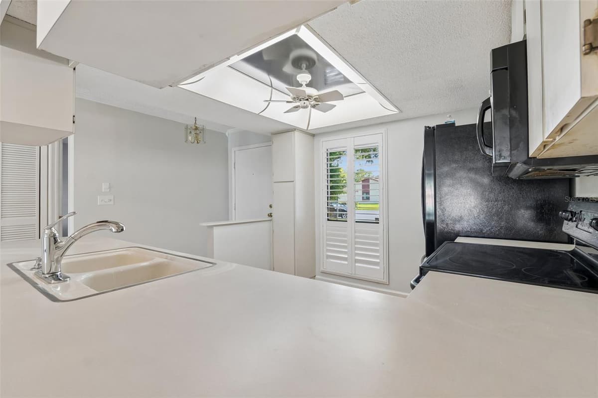 7217 GREYSTONE DRIVE — photo 19 of 100