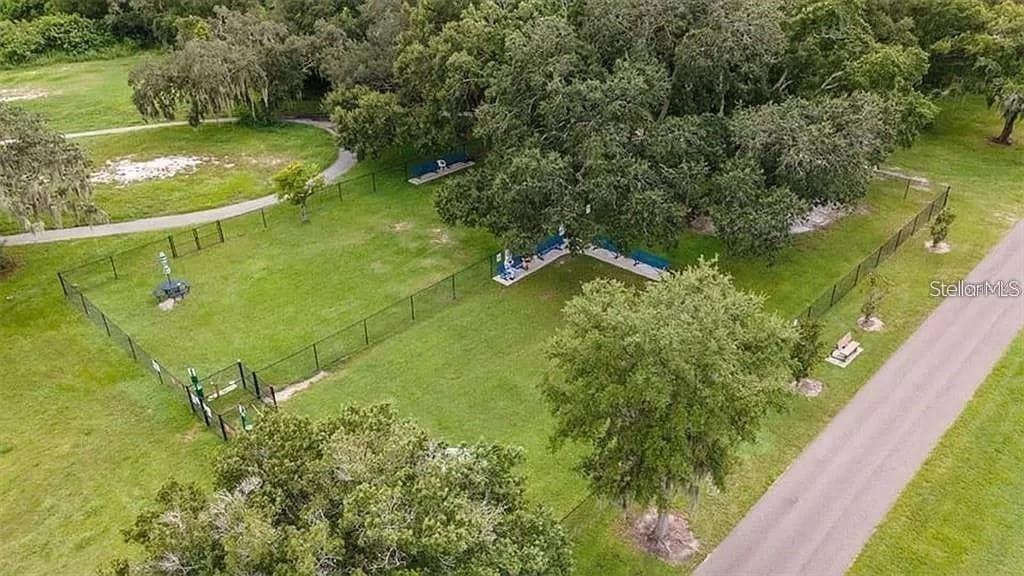 2110 HARLESTON PLACE — photo 44 of 47