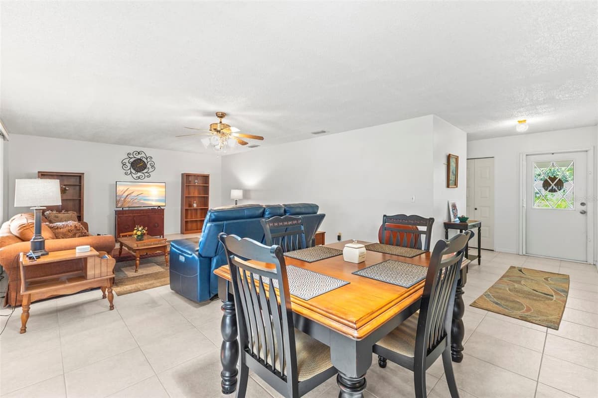 2110 HARLESTON PLACE — photo 9 of 47