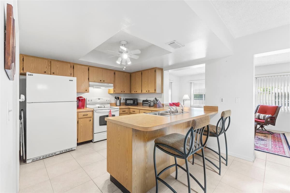2110 HARLESTON PLACE — photo 10 of 47