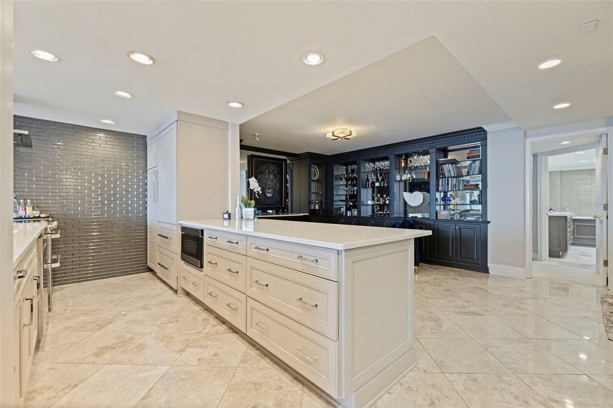 5700 MARINER STREET — photo 10 of 37