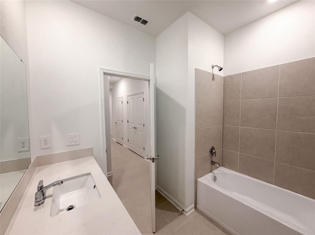 721 TUNDRA LOOP — photo 31 of 43