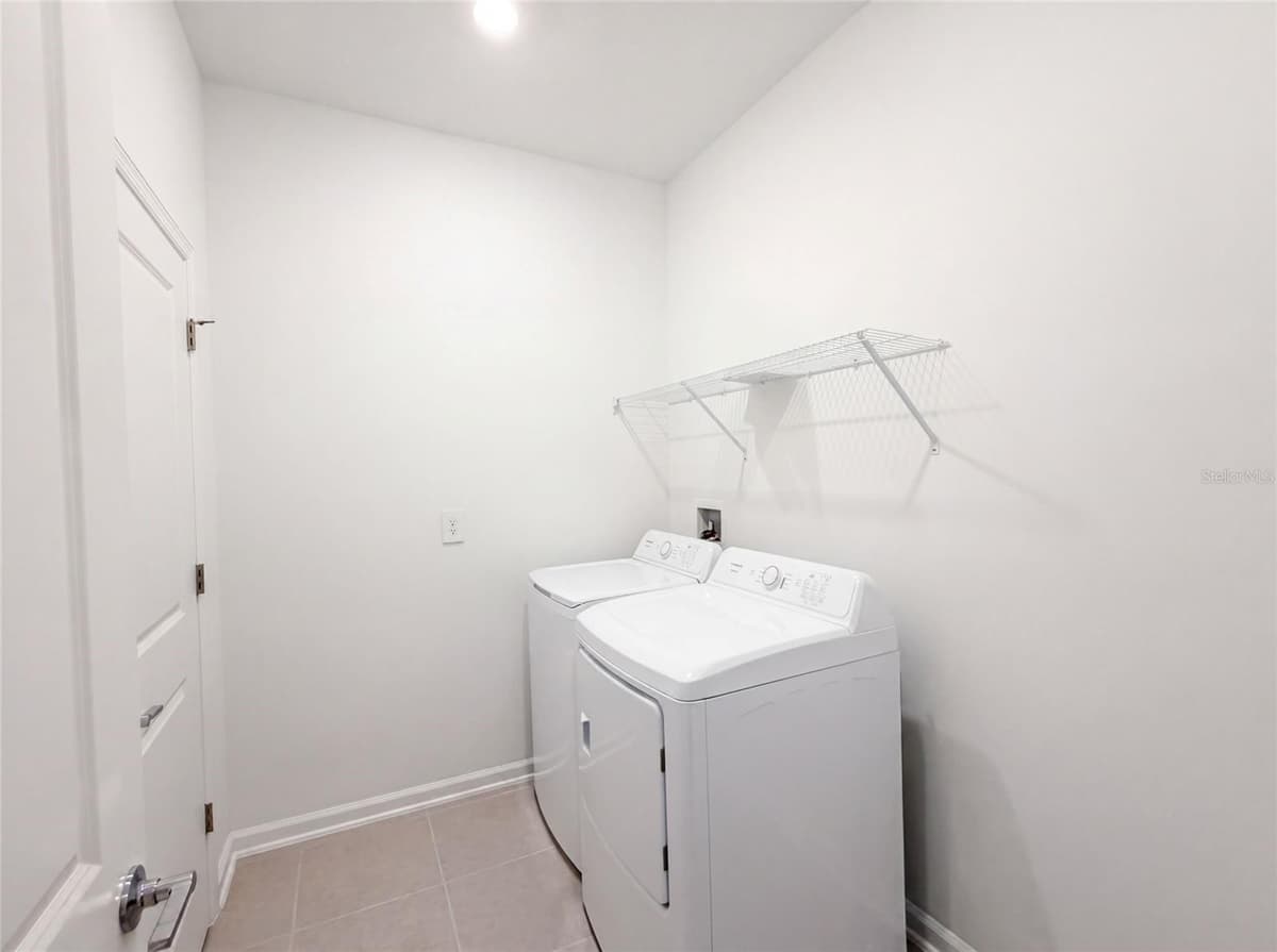 721 TUNDRA LOOP — photo 36 of 43