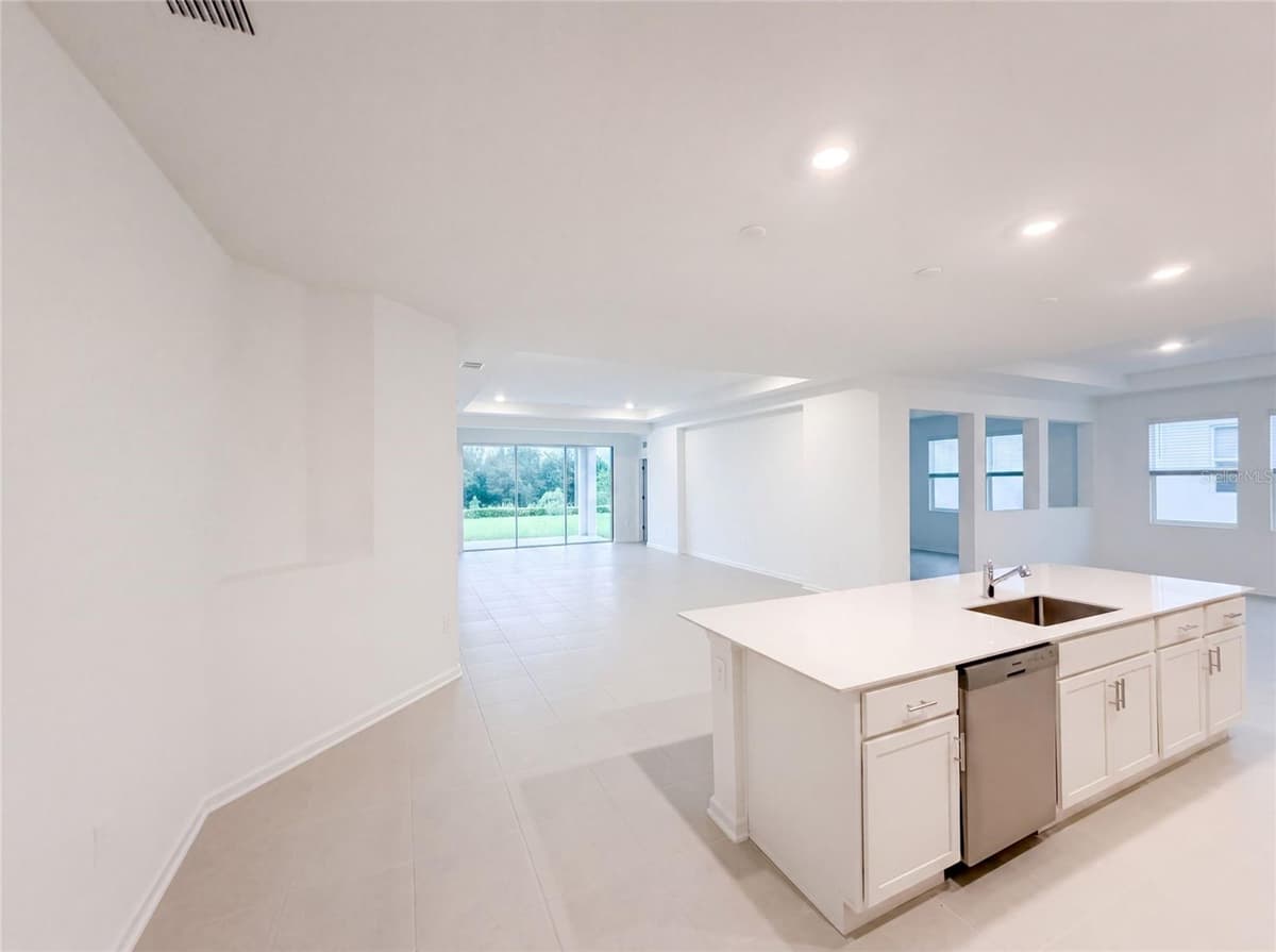 721 TUNDRA LOOP — photo 16 of 43