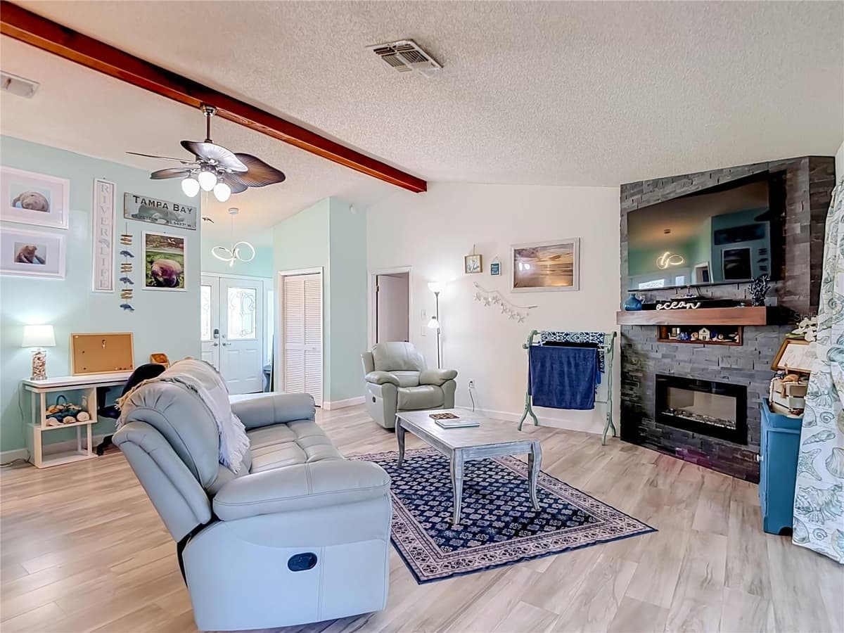 8354 WHITE PINE AVENUE — photo 8 of 60