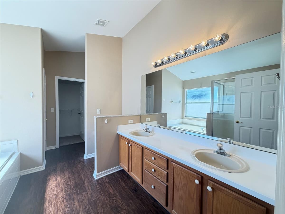 16004 MAGNOLIA HILL STREET — photo 13 of 25