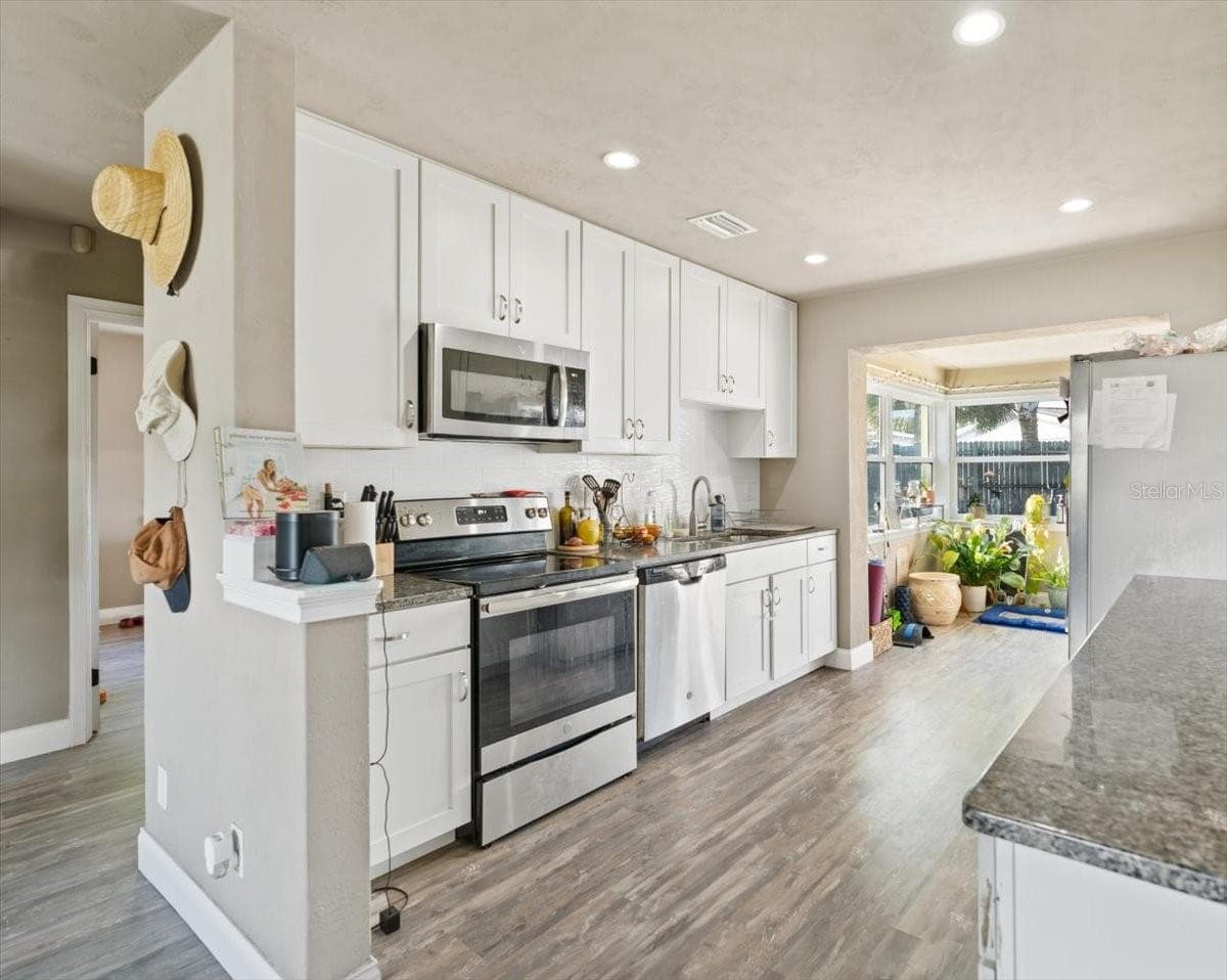 46 SEASIDE DRIVE — photo 13 of 29