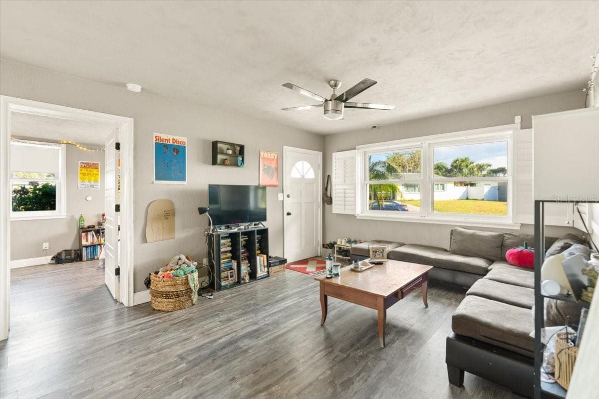 46 SEASIDE DRIVE — photo 12 of 29
