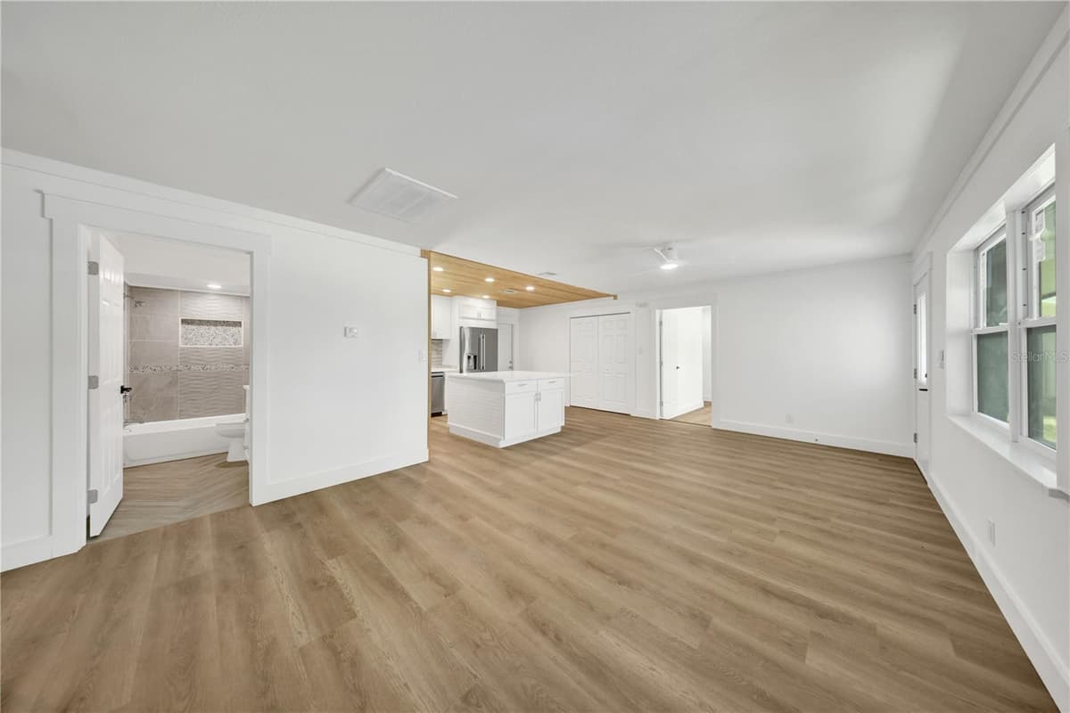 2264 WINCHESTER DRIVE — photo 3 of 22