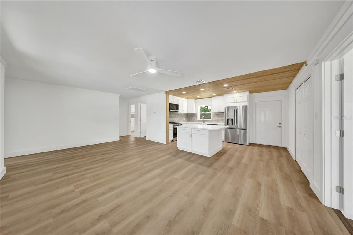 2264 WINCHESTER DRIVE — photo 6 of 22