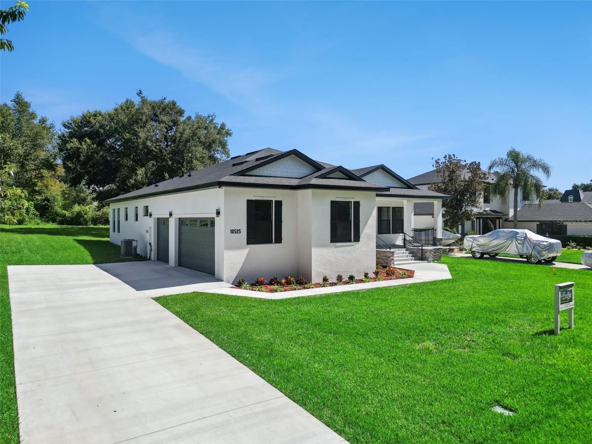 10525 BRONSON ROAD — photo 4 of 52