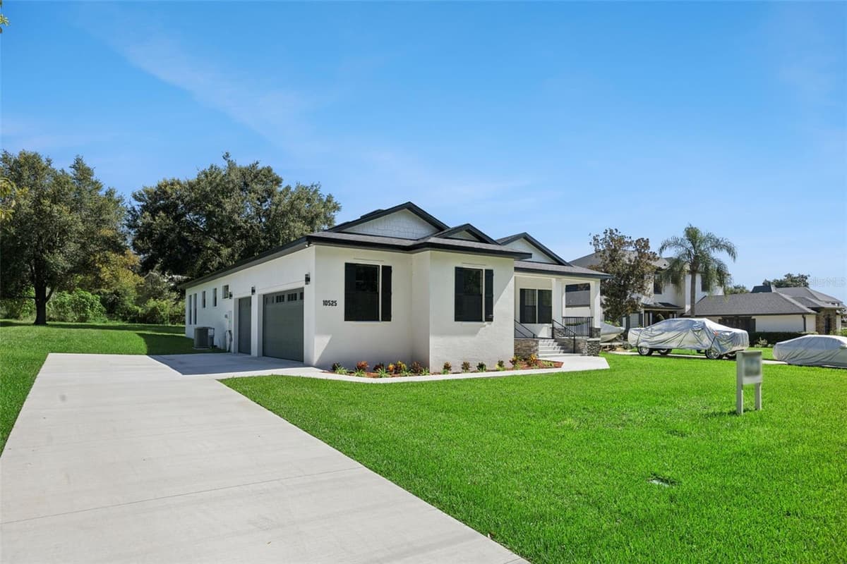 10525 BRONSON ROAD — photo 3 of 52