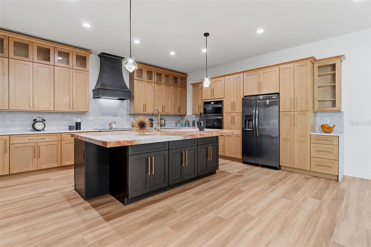 2914 WALNUT STREET — photo 11 of 48