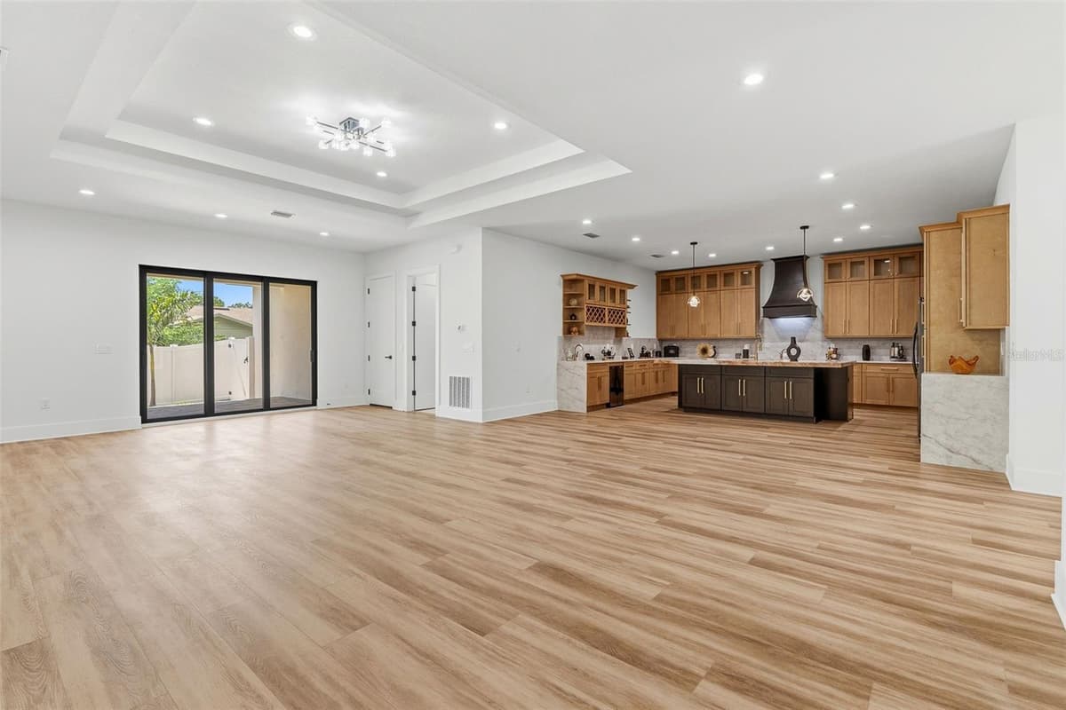 2914 WALNUT STREET — photo 4 of 48