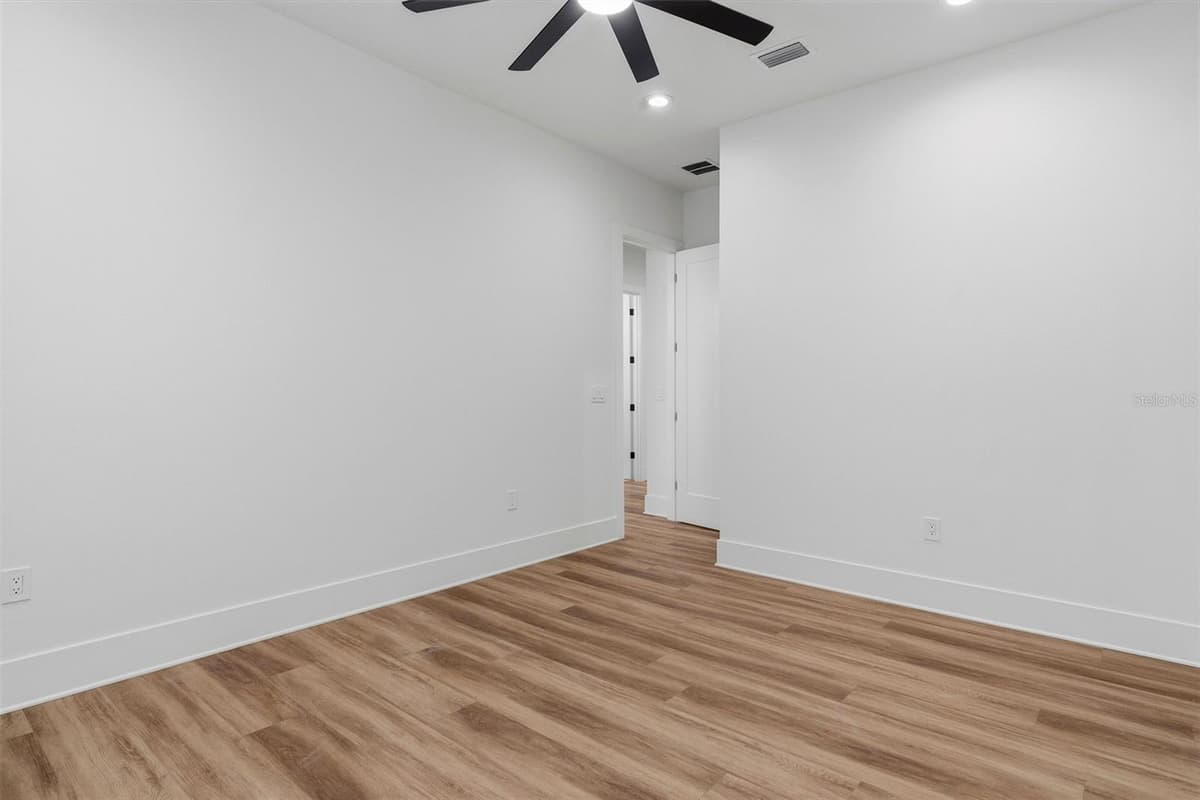 2914 WALNUT STREET — photo 35 of 48