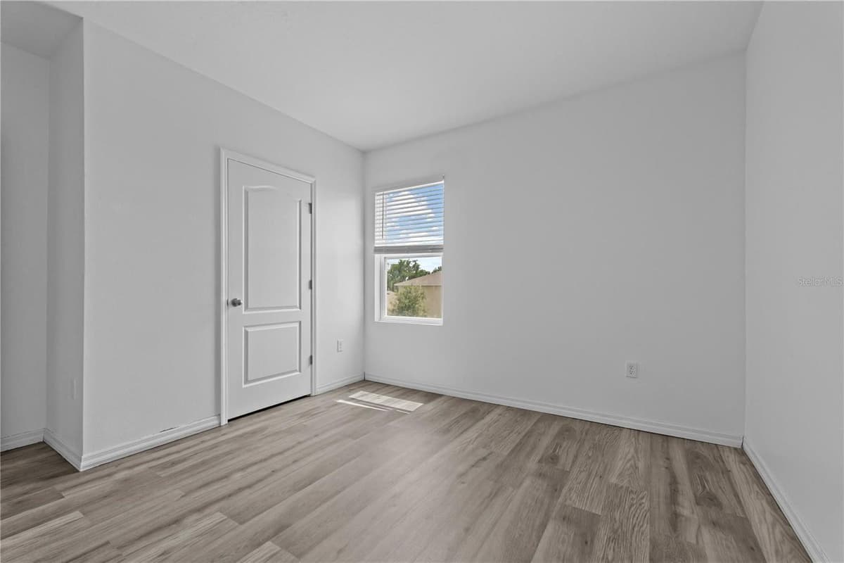 1264 CASCADES AVENUE — photo 31 of 45