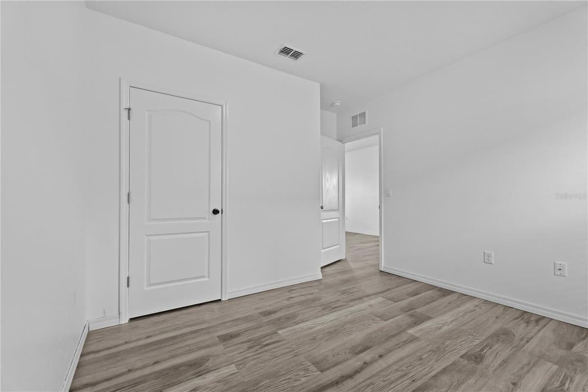 1264 CASCADES AVENUE — photo 32 of 45