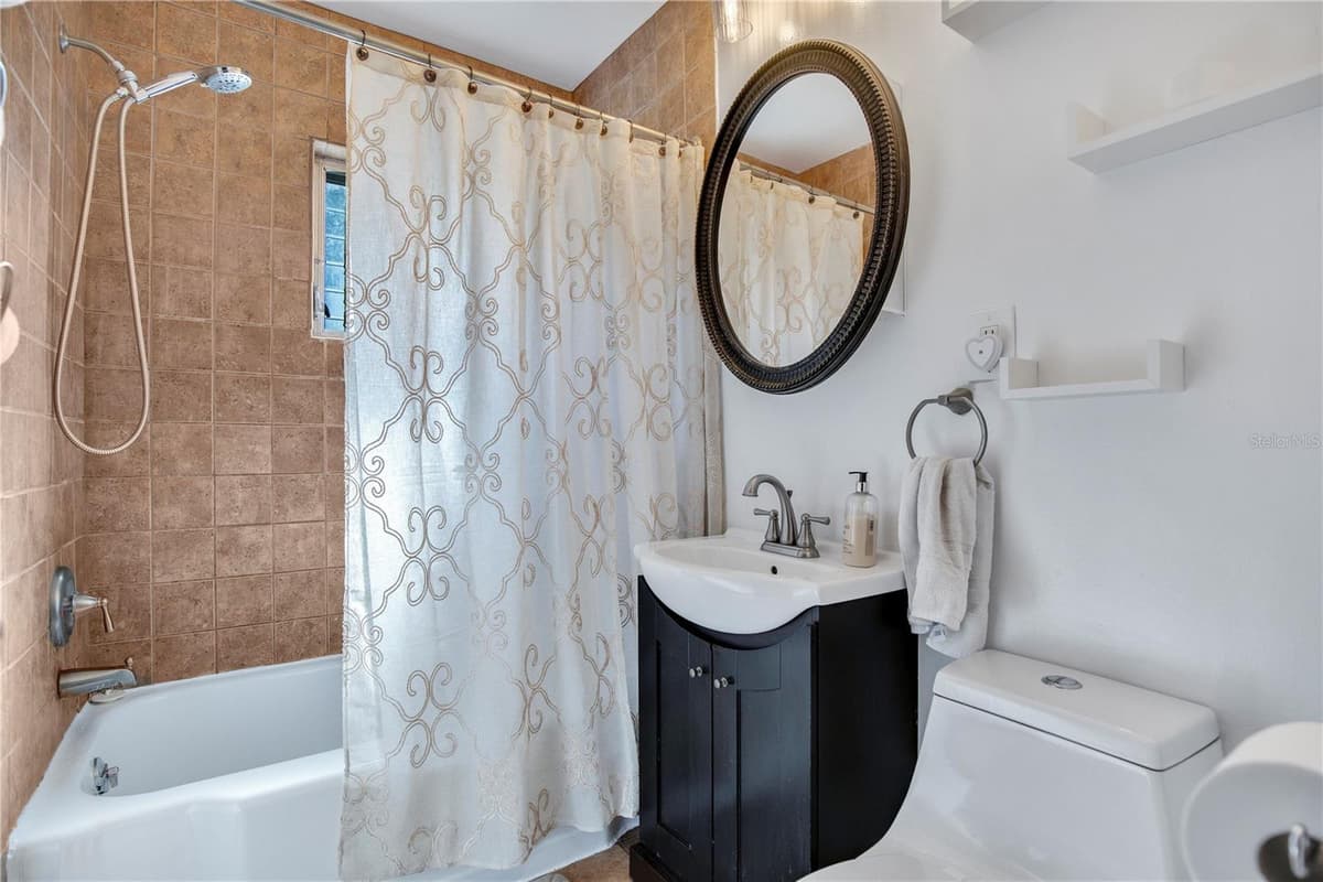 11 ASTER DRIVE — photo 19 of 35