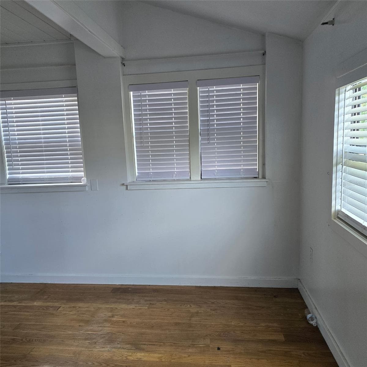 11 ASTER DRIVE — photo 14 of 35