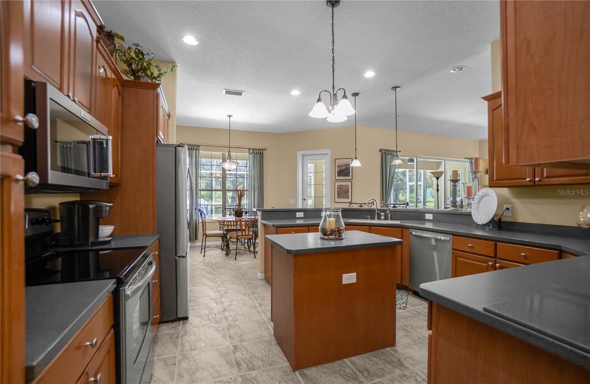 9807 LAKE TAHOE DRIVE — photo 20 of 63