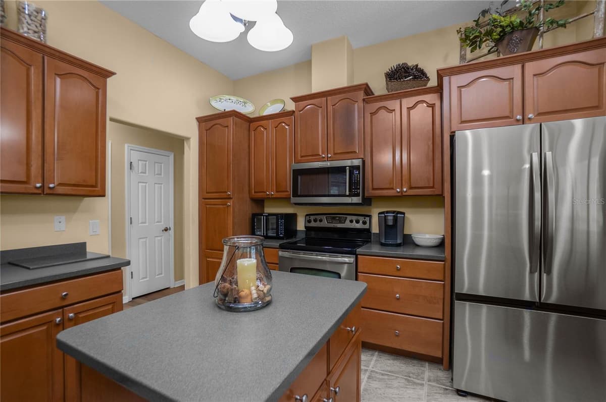 9807 LAKE TAHOE DRIVE — photo 19 of 63