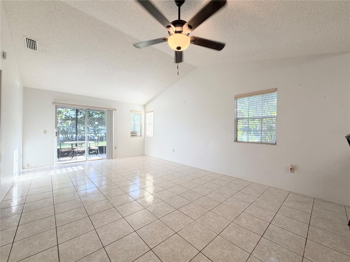 12605 KNOLLBROOK LANE — photo 5 of 22