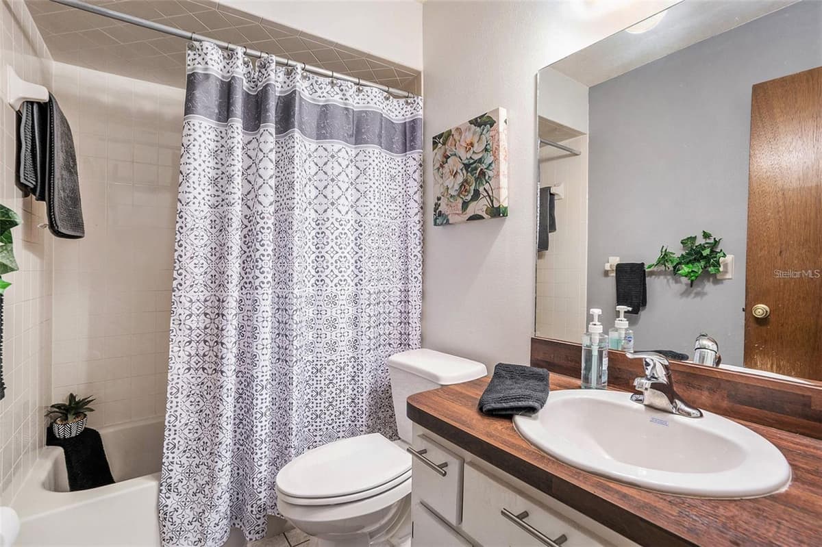 12605 KNOLLBROOK LANE — photo 15 of 22