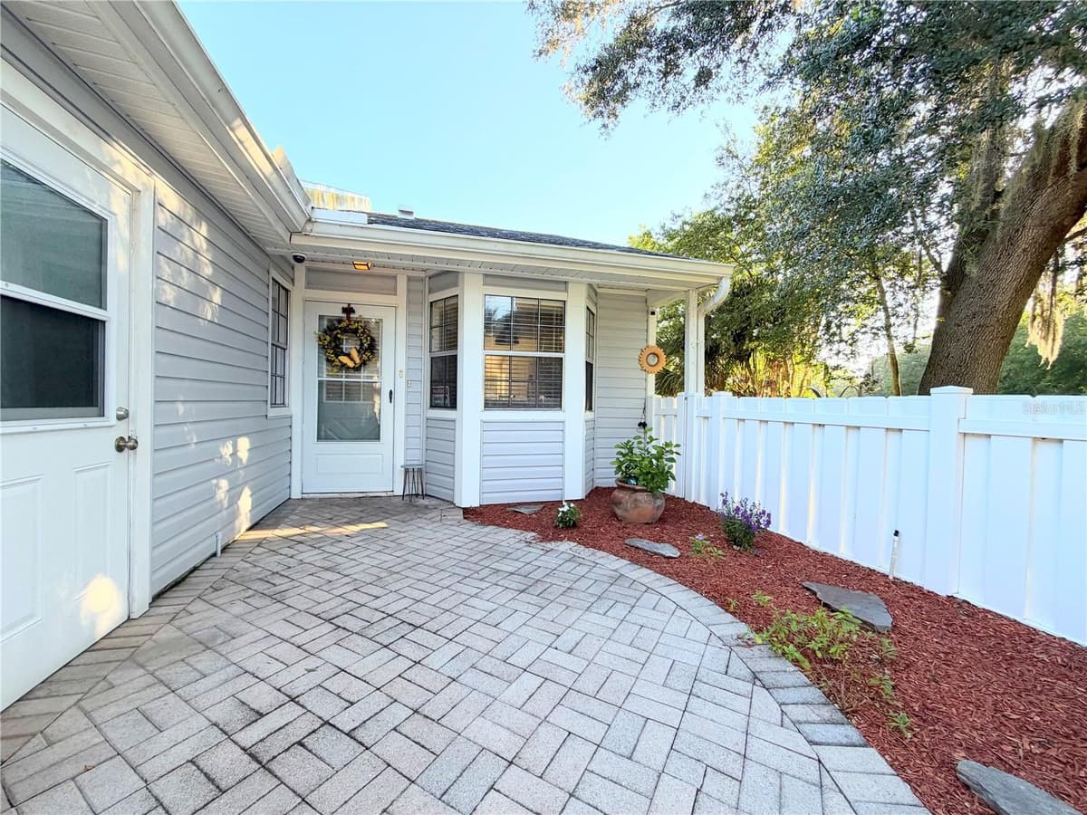 12605 KNOLLBROOK LANE — photo 3 of 22