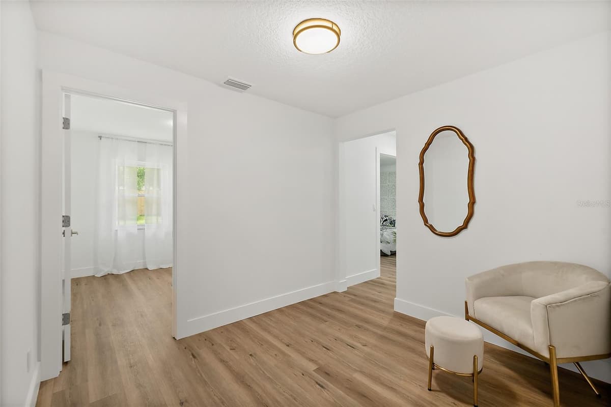 24 FELTER LANE — photo 31 of 50