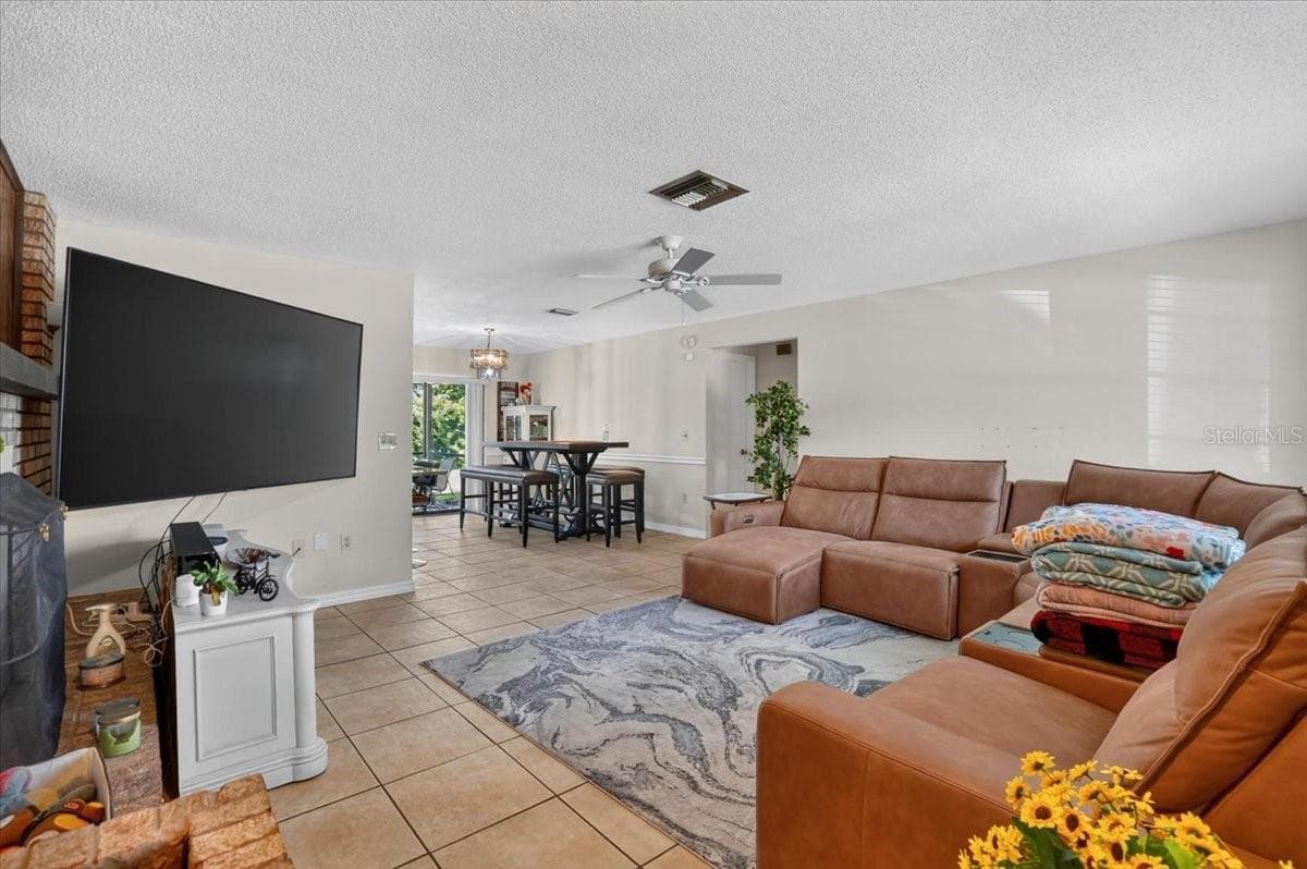 5031 BRANDEIS CIRCLE — photo 5 of 36